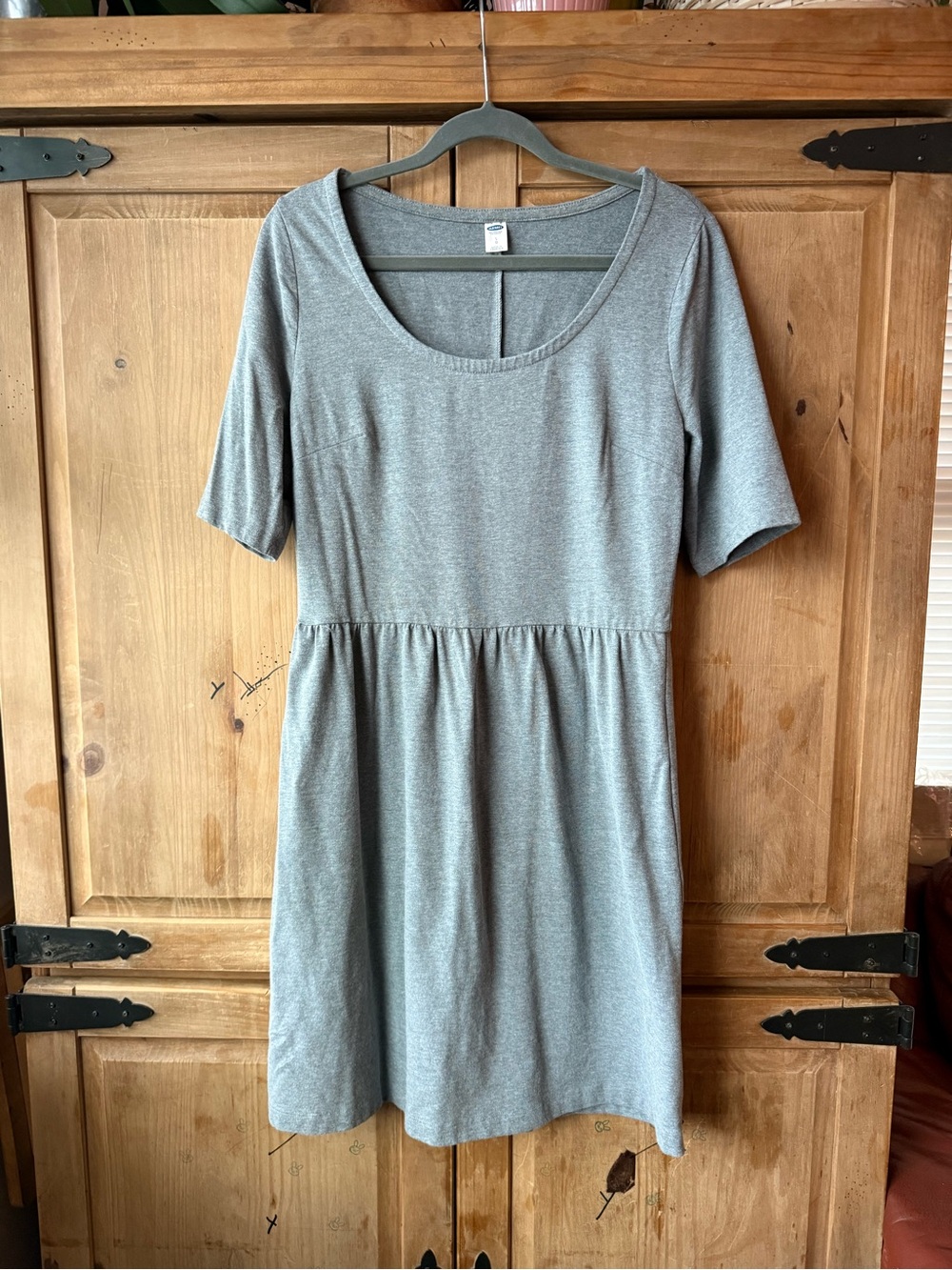 Old Navy Gray Scoop Neck Short Sleeve Dress